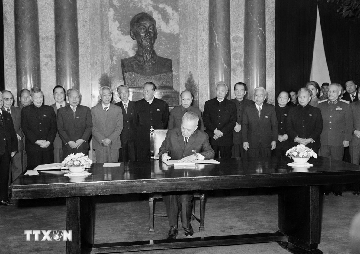 Đại hội IV của Đảng: Hoàn thành sự nghiệp thống nhất Tổ quốc, đưa cả nước đi lên CNXH- Ảnh 4. Đại hội IV của Đảng: Hoàn thành sự nghiệp thống nhất Tổ quốc, đưa cả nước đi lên CNXH- Ảnh 4.