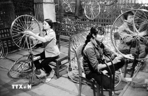 Đại hội IV của Đảng: Hoàn thành sự nghiệp thống nhất Tổ quốc, đưa cả nước đi lên CNXH- Ảnh 5. Đại hội IV của Đảng: Hoàn thành sự nghiệp thống nhất Tổ quốc, đưa cả nước đi lên CNXH- Ảnh 5.