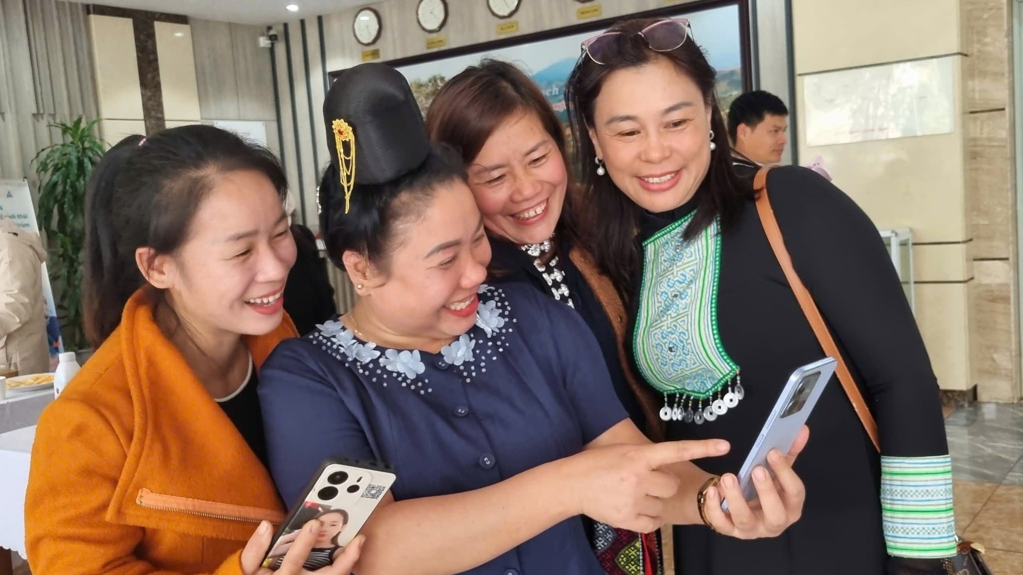 Đồng hành cùng phụ nữ vùng cao khởi nghiệp, làm chủ công nghệ, chuyển đổi xanh- Ảnh 8.