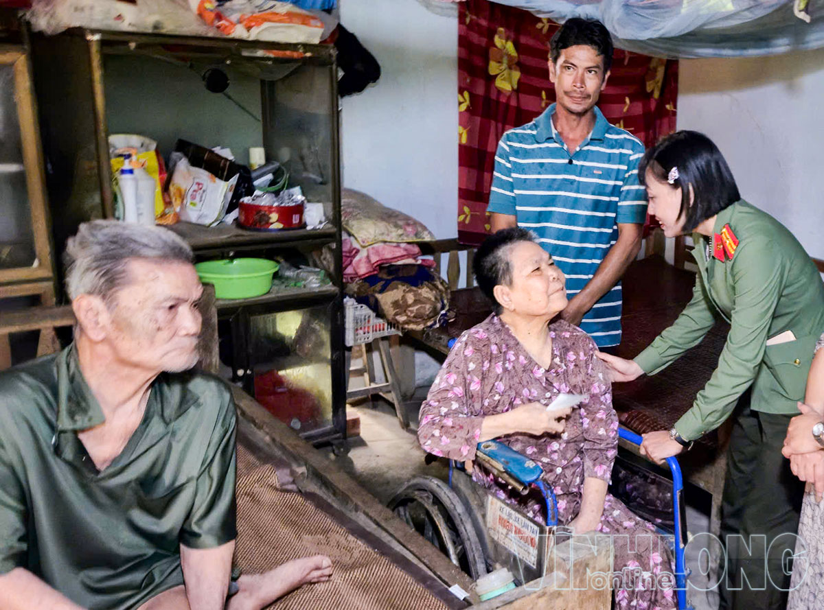 Vĩnh Long: Phụ nữ Phòng An ninh chính trị nội bộ ký kết kế hoạch phối hợp với Hội LHPN xã Nhị Long- Ảnh 1.