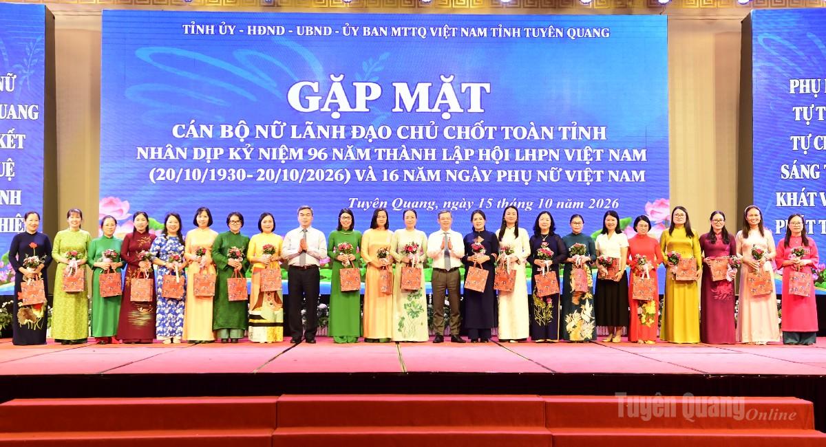 Tuyên Quang: Gặp mặt tôn vinh cán bộ nữ lãnh đạo chủ chốt nhân Ngày Phụ nữ Việt Nam 20/10- Ảnh 9.