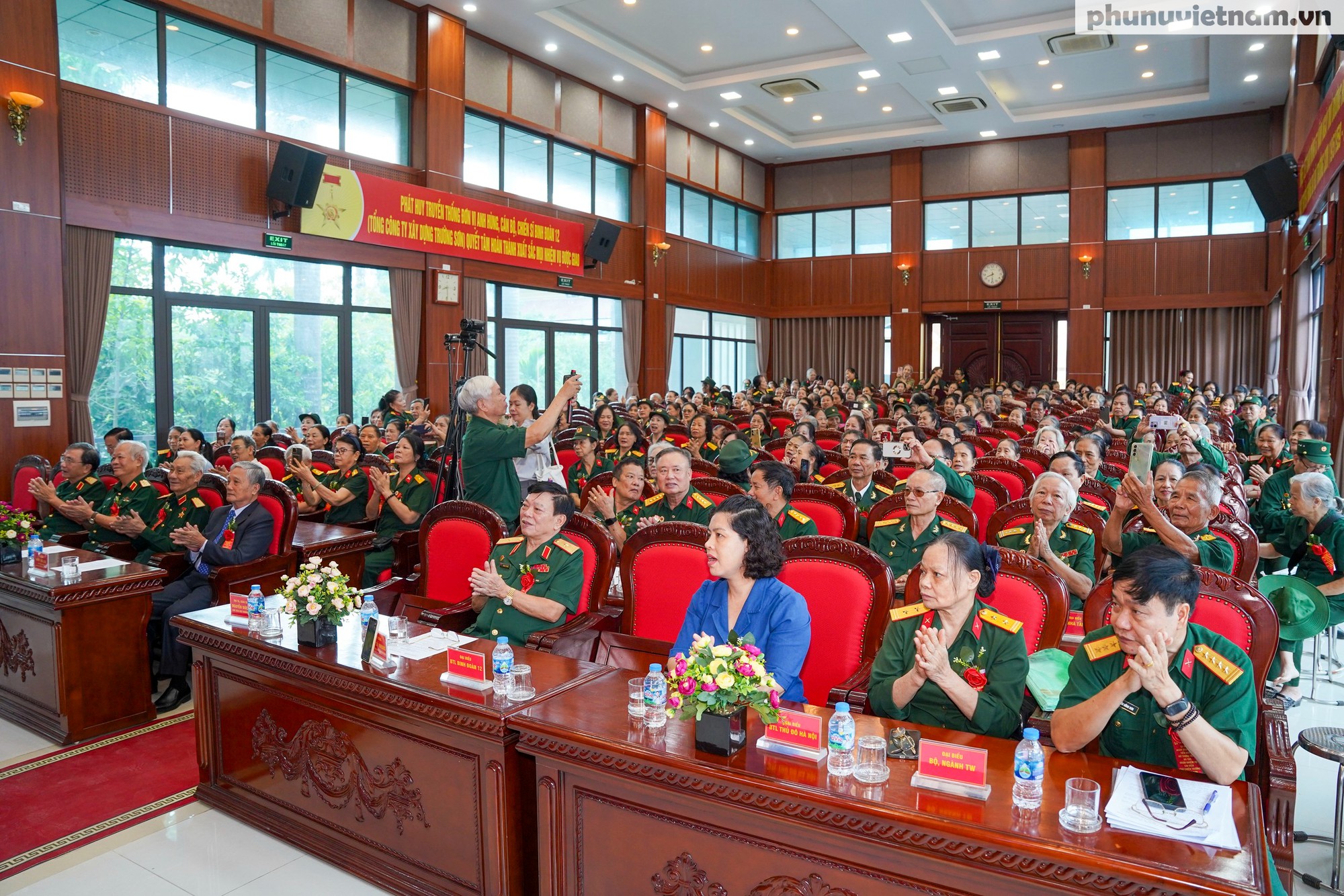 Tri ân hơn 500 nữ chiến sĩ Tiểu đoàn nữ Trưng Trắc lên đường nhập ngũ năm 1971- Ảnh 1.