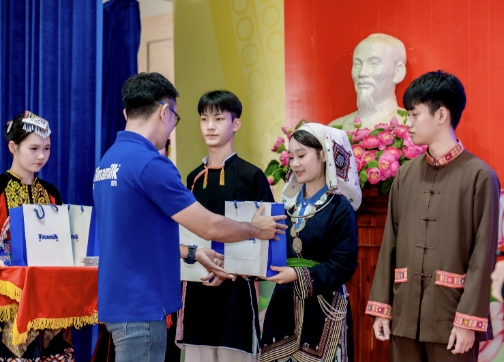Vinamilk chung tay xây dựng “sức đề kháng số” cho thế hệ tương lai- Ảnh 3.