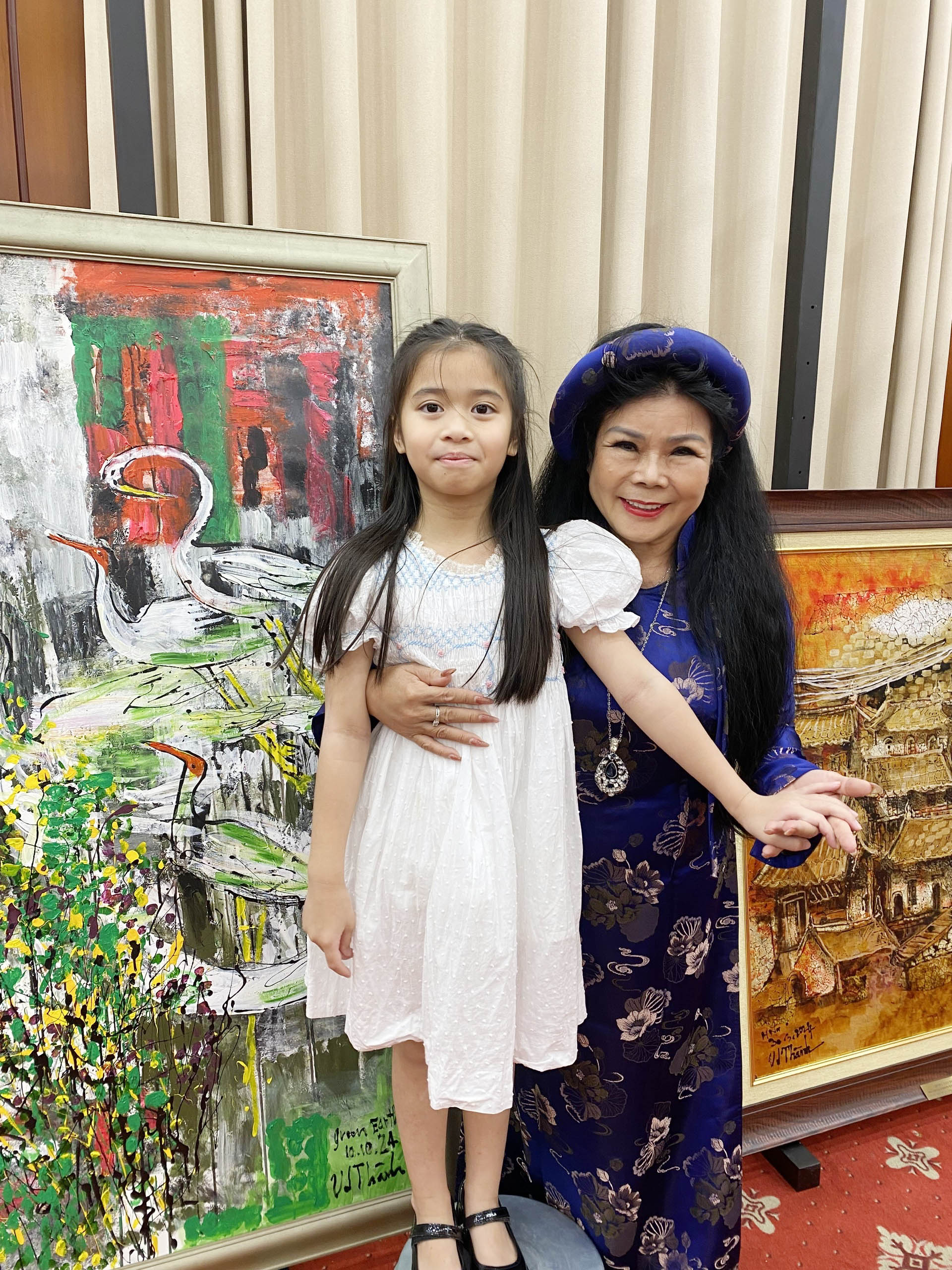 Họa sĩ Văn Dương Thành: Vẽ hồn Việt, nối nhịp văn hóa ra thế giới - Ảnh 4.