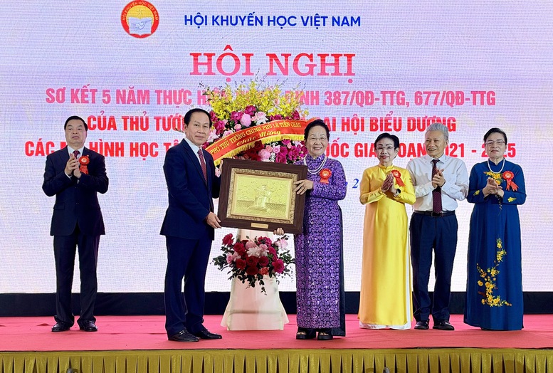 Hình thành hệ sinh thái học tập suốt đời thiết thực, hiệu quả, dễ tiếp cận- Ảnh 5.