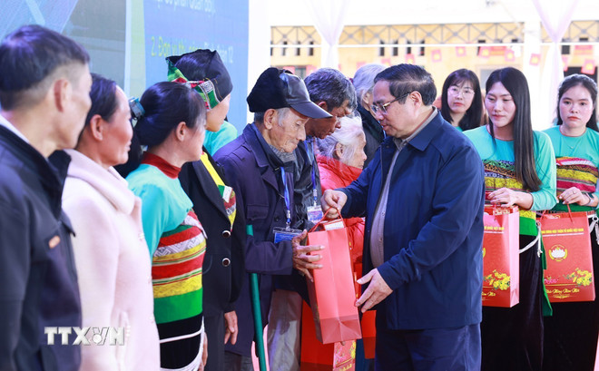 Thủ tướng: Không để ai bị bỏ lại phía sau, nhất là khi Tết đến Xuân về- Ảnh 3.