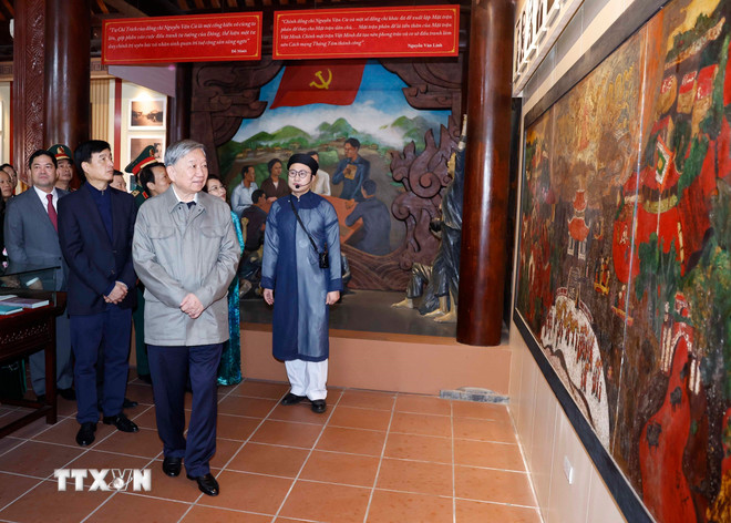 Tổng Bí thư Tô Lâm dâng hương tưởng niệm các đồng chí lãnh đạo tiền bối- Ảnh 1.