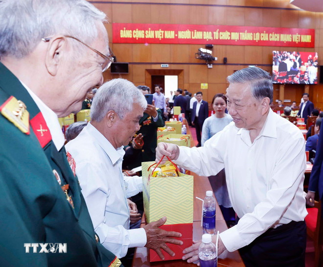 Tổng Bí thư Tô Lâm: Đắk Lắk phải trở thành đầu mối kết nối phát triển vùng- Ảnh 4.