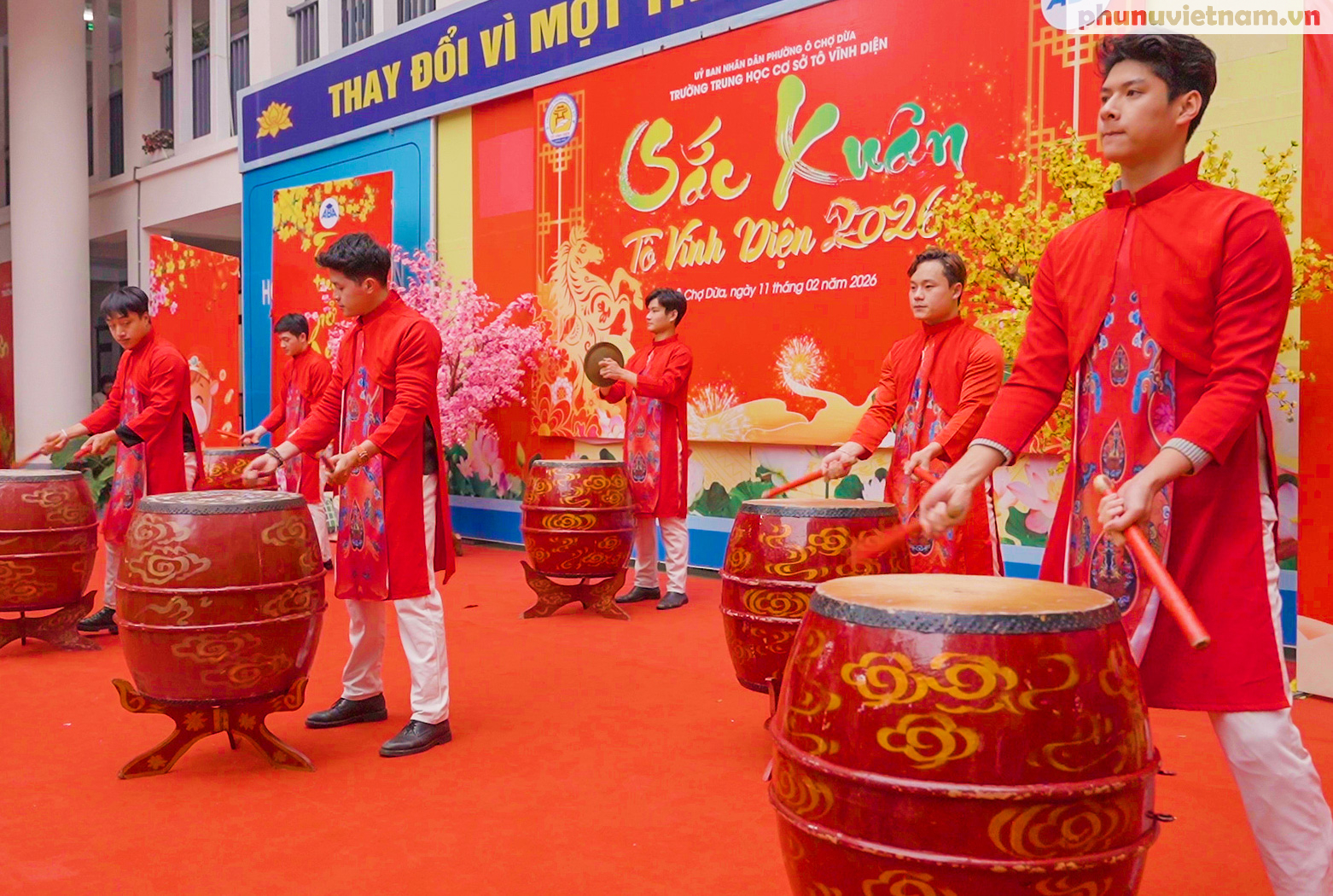 Học sinh Trường THCS Tô Vĩnh Diện hào hứng trải nghiệm không gian văn hóa Tết cổ truyền- Ảnh 9. Học sinh Trường THCS Tô Vĩnh Diện hào hứng trải nghiệm không gian văn hóa Tết cổ truyền- Ảnh 9.