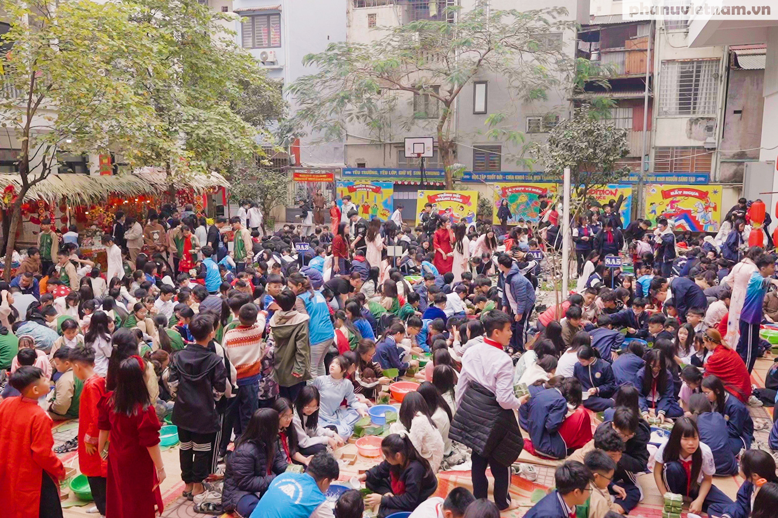 Học sinh Trường THCS Tô Vĩnh Diện hào hứng trải nghiệm không gian văn hóa Tết cổ truyền- Ảnh 11. Học sinh Trường THCS Tô Vĩnh Diện hào hứng trải nghiệm không gian văn hóa Tết cổ truyền- Ảnh 11.