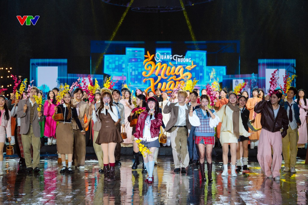 "Gặp nhau cuối năm - Quảng trường mùa xuân" lan tỏa ước vọng năm mới hạnh phúc- Ảnh 3. "Gặp nhau cuối năm - Quảng trường mùa xuân" lan tỏa ước vọng năm mới hạnh phúc- Ảnh 3.