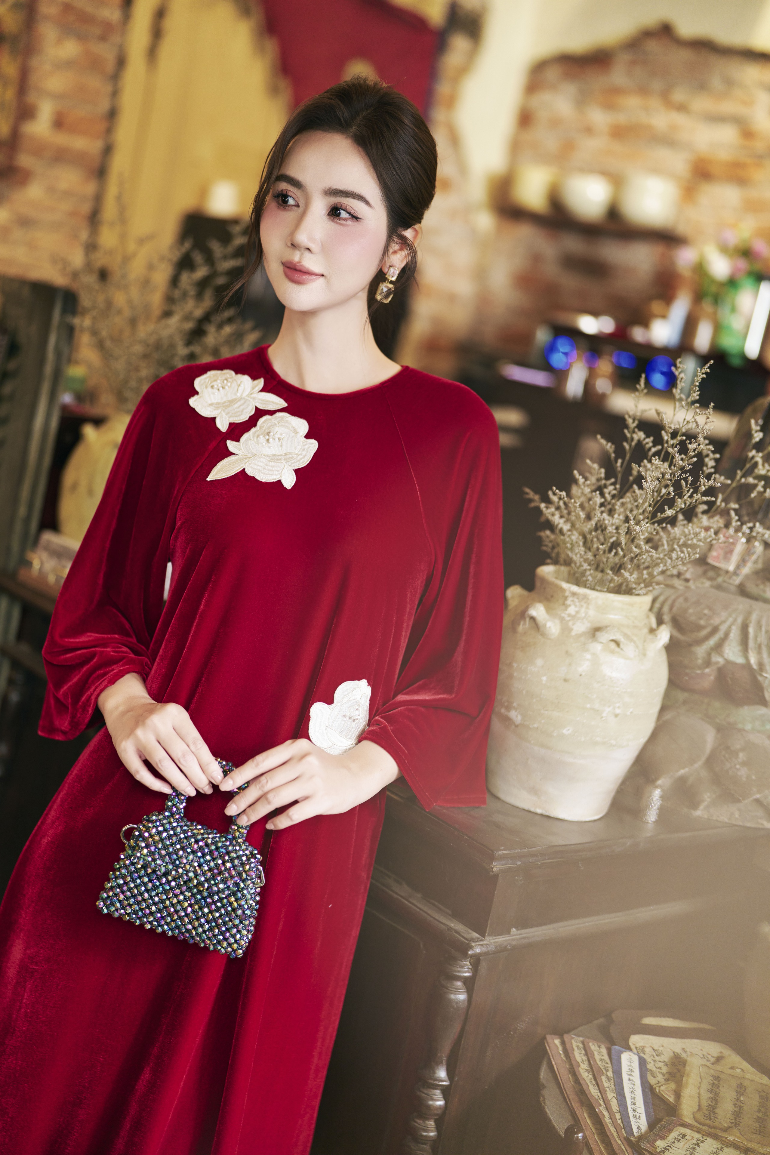 Phan Minh Huyền đón Tết giản dị, diện áo dài du Xuân- Ảnh 4. Phan Minh Huyền đón Tết giản dị, diện áo dài du Xuân- Ảnh 4.