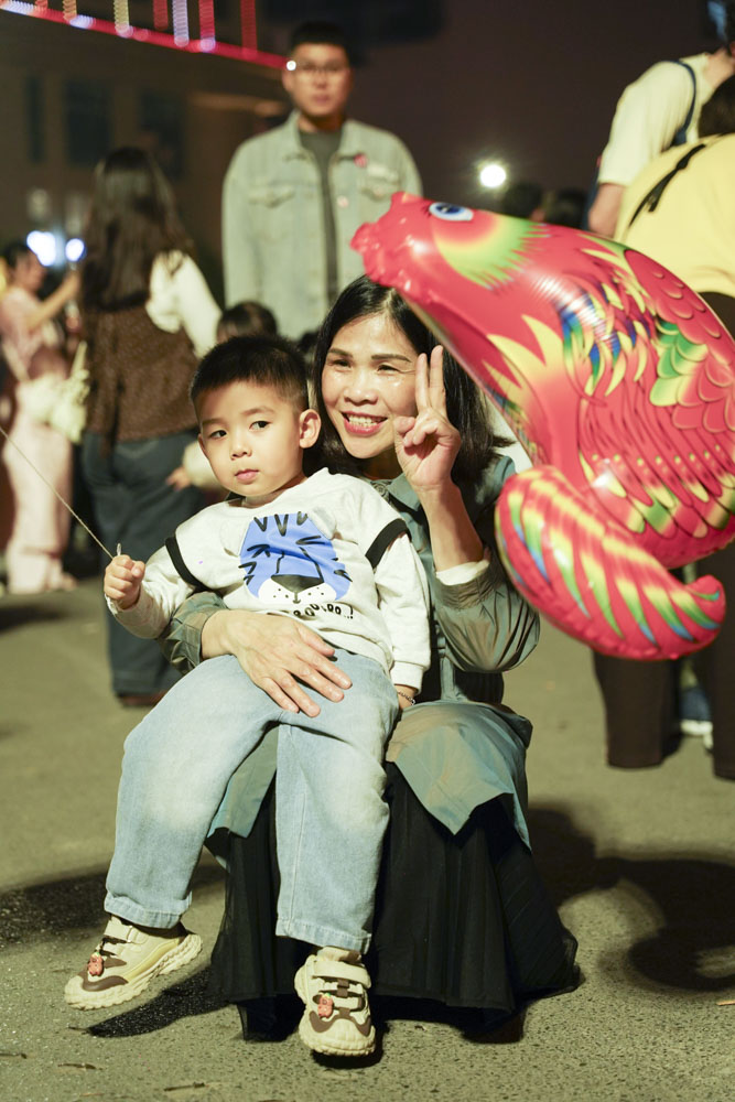 Mãn nhãn màn pháo hoa rực rỡ chào Tết Bính Ngọ 2026- Ảnh 8. Mãn nhãn màn pháo hoa rực rỡ chào Tết Bính Ngọ 2026- Ảnh 8.