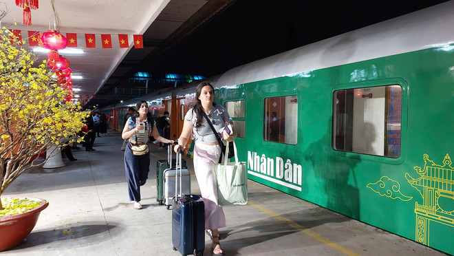 Chuyến tàu Hạnh phúc SE3: Hướng về phương Nam mang theo niềm mong chờ sum họp- Ảnh 2.