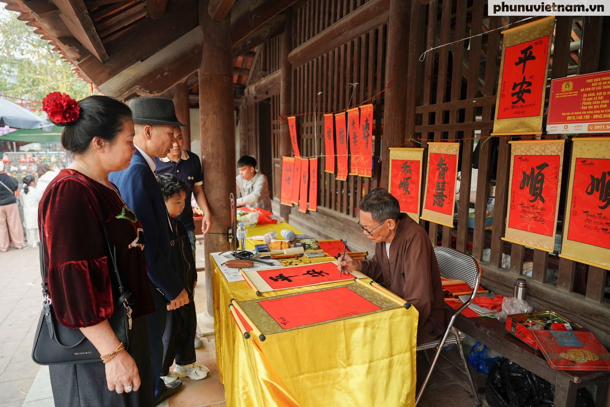 Đầu xuân, du khách tấp nập hành hương về danh lam cổ tự Kinh Bắc- Ảnh 9.