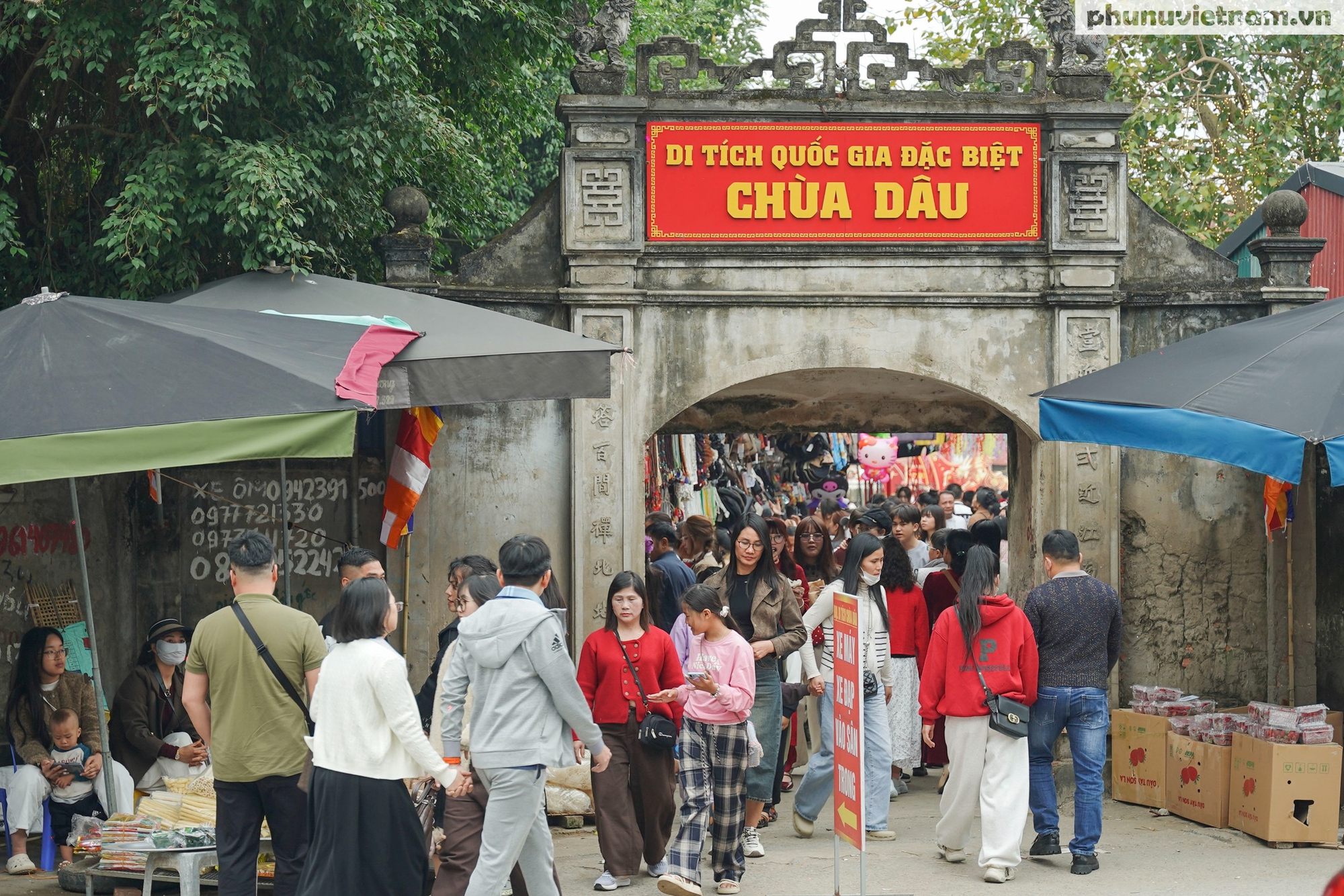 Đầu xuân, du khách tấp nập hành hương về danh lam cổ tự Kinh Bắc- Ảnh 11.