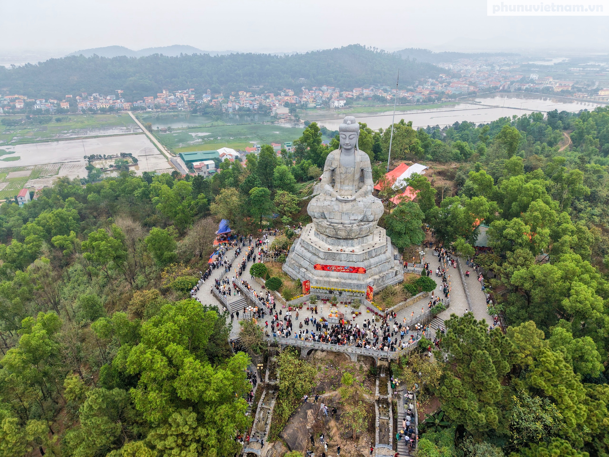 Đầu xuân, du khách tấp nập hành hương về danh lam cổ tự Kinh Bắc- Ảnh 16.