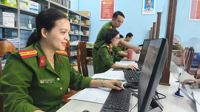 Bầu cử đại biểu Quốc hội và HĐND: Cơ sở sớm vào cuộc, làm chắc từng khâu, từng việc- Ảnh 2.