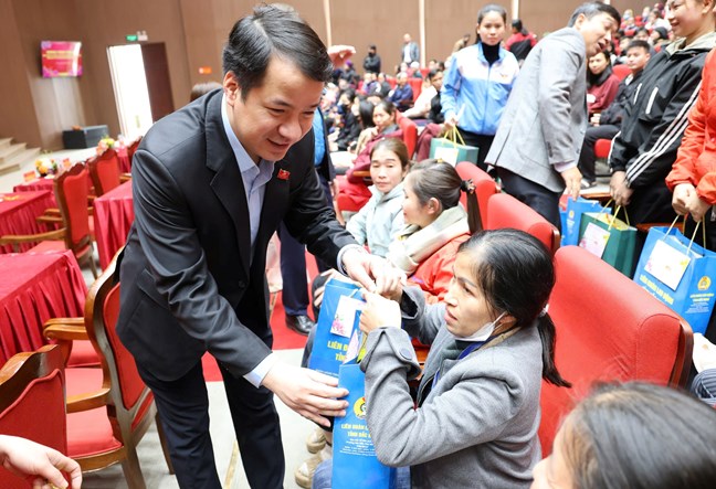 Phó Bí thư Đảng ủy MTTQ, các đoàn thể Trung ương Ngô Văn Cương thăm, tặng quà Tết tại Bắc Ninh- Ảnh 3.