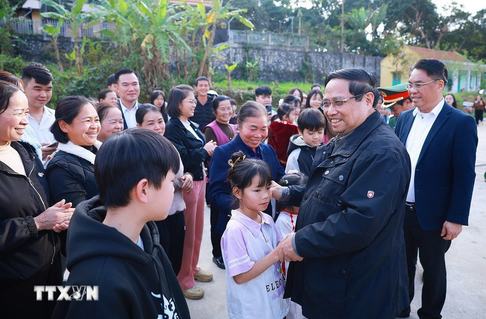 Thủ tướng chúc Tết nhân dân khu tái định cư Đông Khê của tỉnh Cao Bằng- Ảnh 3.