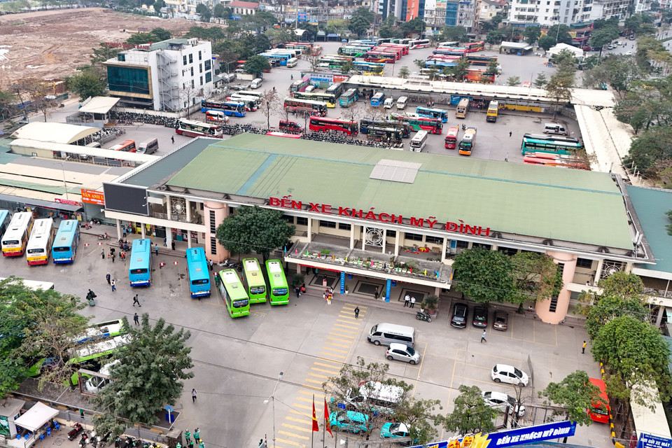 Người dân rục rịch trở lại Thủ đô sau kỳ nghỉ Tết Nguyên đán- Ảnh 3.