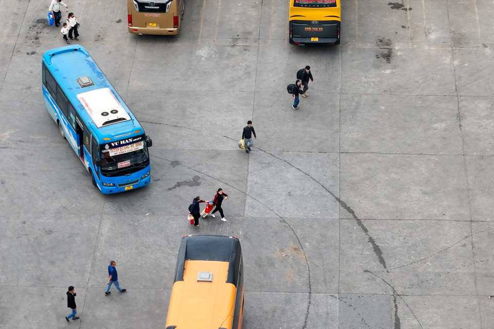 Người dân rục rịch trở lại Thủ đô sau kỳ nghỉ Tết Nguyên đán- Ảnh 5.