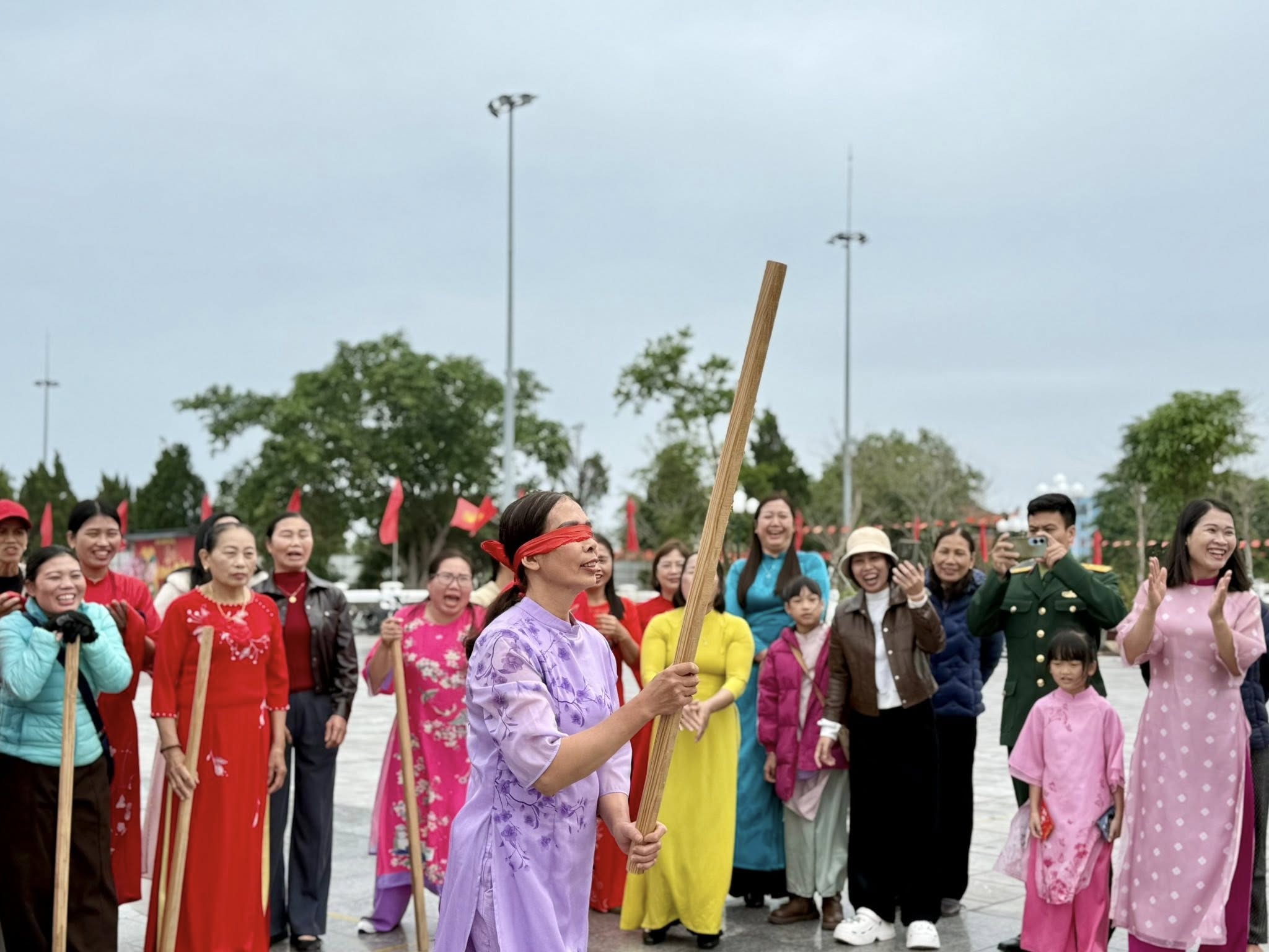 Phụ nữ Cô Tô phát động phong trào thi đua năm 2026 trên đảo tiền tiêu- Ảnh 3. Phụ nữ Cô Tô phát động phong trào thi đua năm 2026 trên đảo tiền tiêu- Ảnh 3.