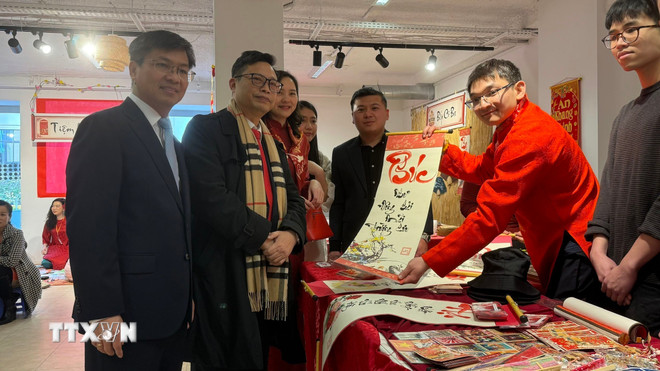 Chợ Xuân Bính Ngọ 2026 tại Pháp giúp gìn giữ và lan tỏa văn hóa Việt Nam- Ảnh 1.