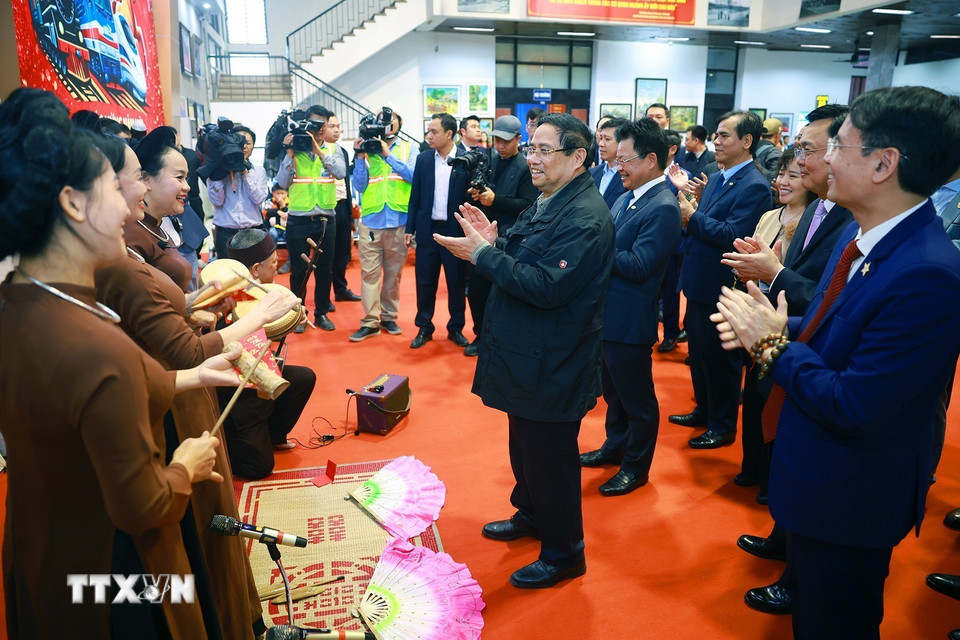 Thủ tướng kiểm tra hiện trường thi công tuyến đường sắt đô thị Nhổn-Ga Hà Nội- Ảnh 14.