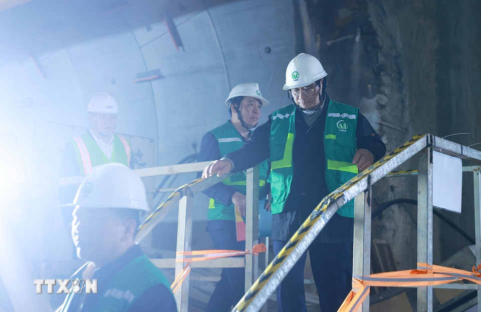 Thủ tướng kiểm tra hiện trường thi công tuyến đường sắt đô thị Nhổn-Ga Hà Nội- Ảnh 3.