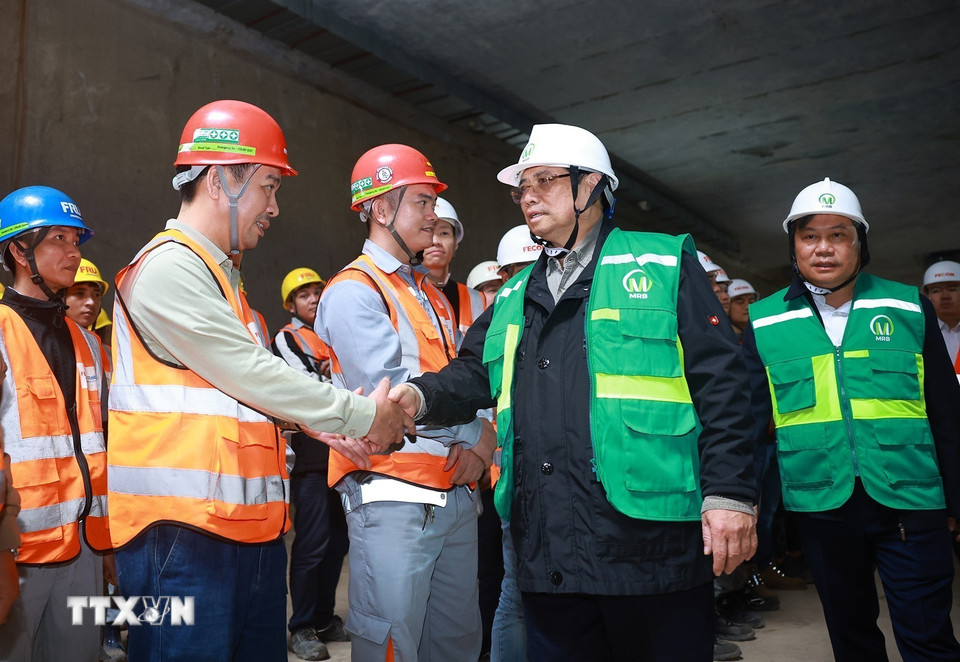 Thủ tướng kiểm tra hiện trường thi công tuyến đường sắt đô thị Nhổn-Ga Hà Nội- Ảnh 6.