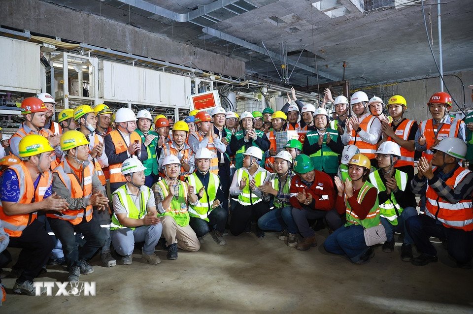 Thủ tướng kiểm tra hiện trường thi công tuyến đường sắt đô thị Nhổn-Ga Hà Nội- Ảnh 8.