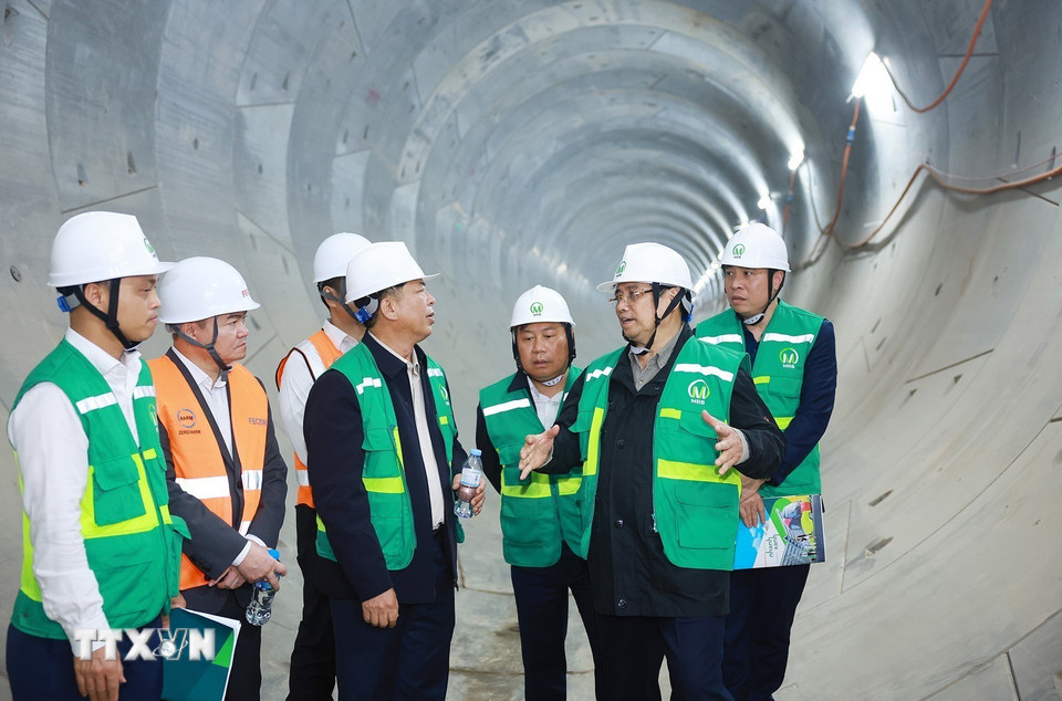 Thủ tướng kiểm tra hiện trường thi công tuyến đường sắt đô thị Nhổn-Ga Hà Nội- Ảnh 10.