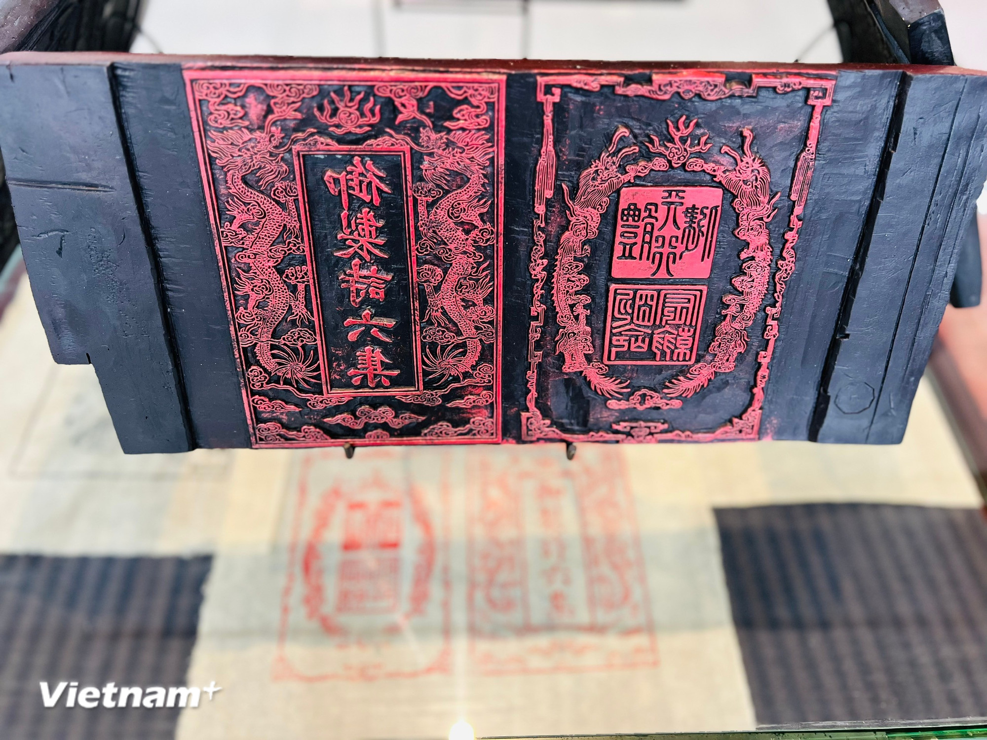 Lần đầu "lộ diện" Mộc bản triều Nguyễn: Khi di sản tư liệu không còn “nằm yên trong kho”- Ảnh 3.