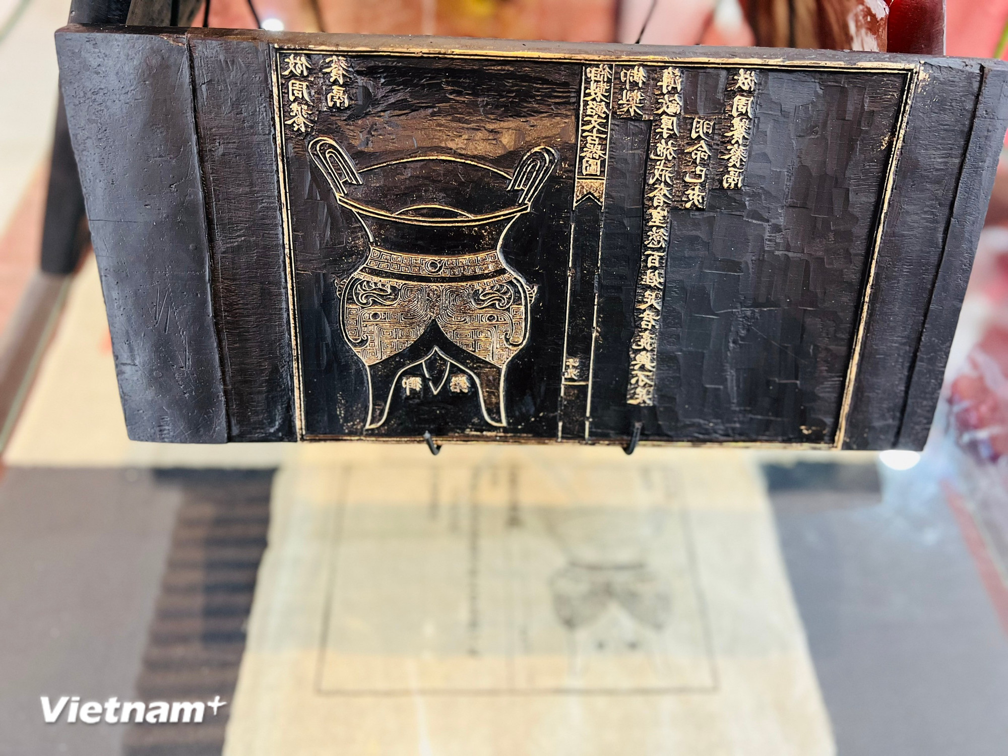 Lần đầu "lộ diện" Mộc bản triều Nguyễn: Khi di sản tư liệu không còn “nằm yên trong kho”- Ảnh 4.