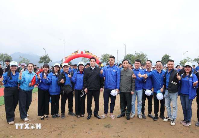 Chủ tịch nước thăm chúc Tết Đảng bộ, chính quyền, nhân dân tỉnh Lào Cai- Ảnh 1.