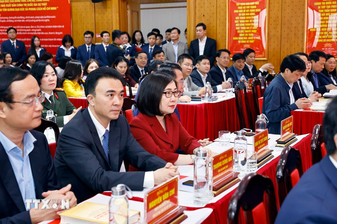 Chủ tịch Quốc hội: Đổi mới mạnh mẽ công tác tuyên truyền ấn phẩm chính trị, pháp luật- Ảnh 2.