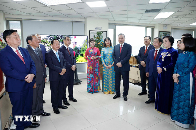 Tổng Bí thư Tô Lâm: TTXVN vươn lên ở tầm cao mới, xứng đáng là mạch máu thông tin tin cậy của đất nước- Ảnh 3.