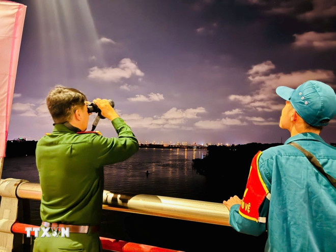 Đà Nẵng ra quân tuần tra 24/24 giờ siết chặt quản lý flycam- Ảnh 1.