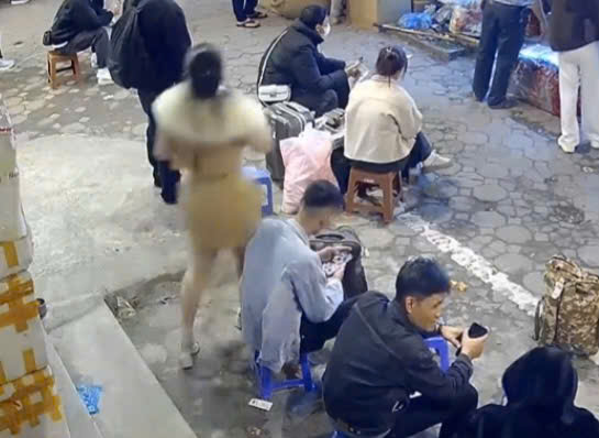 Tiktoker "Thuỷ Bún Food" giải thích hành động đá balo và cốc nước, dư luận tiếp tục phản ứng - Ảnh 2.