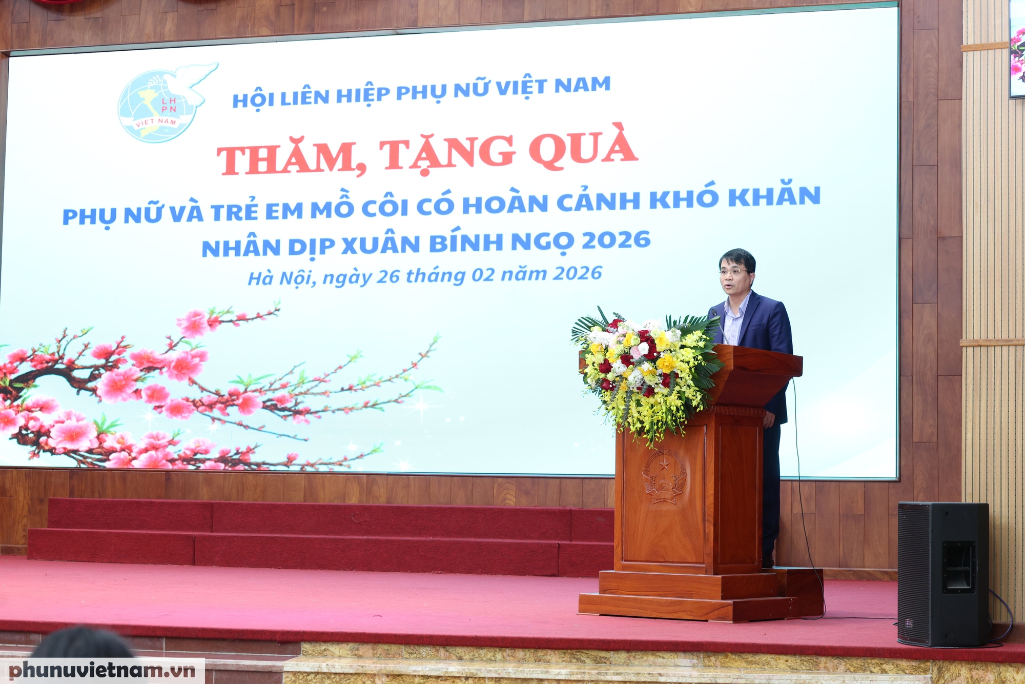 Chủ tịch Hội LHPN Việt Nam Nguyễn Thị Tuyến tặng quà phụ nữ, trẻ em khó khăn tại Hà Nội- Ảnh 4.