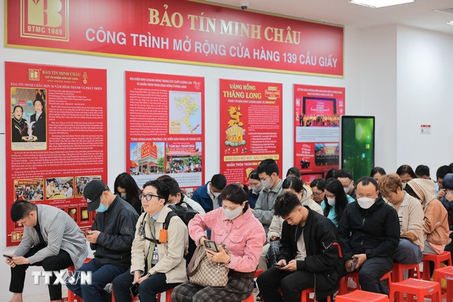 Mua vàng ngày vía Thần Tài: Giữ lộc đầu năm, tránh tâm lý “đu đỉnh” theo đám đông- Ảnh 1.