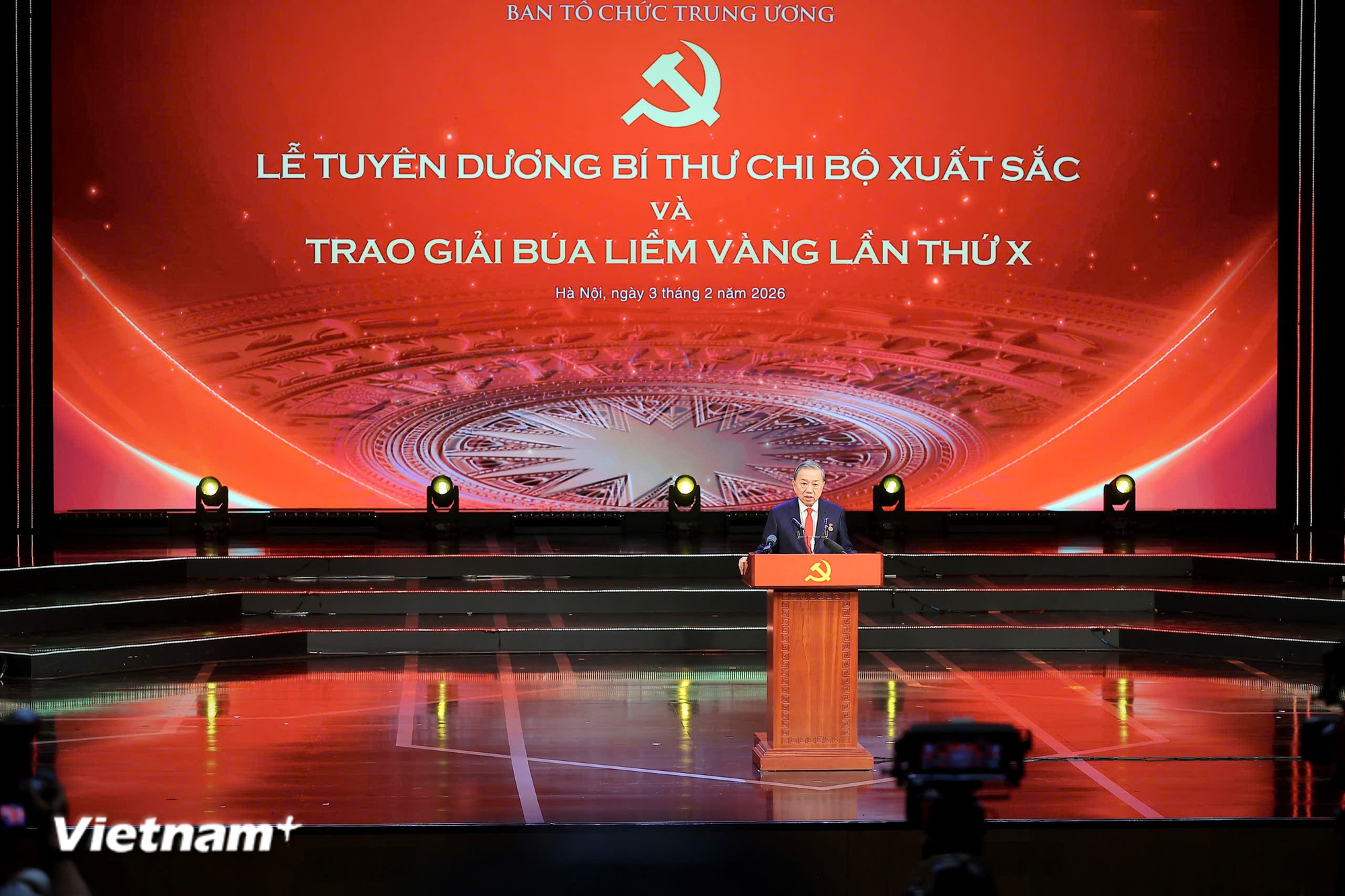 Toàn văn bài phát biểu của Tổng Bí thư Tô Lâm tại Lễ tuyên dương Bí thư Chi bộ xuất sắc và trao Giải Búa liềm Vàng lần thứ X- Ảnh 1.