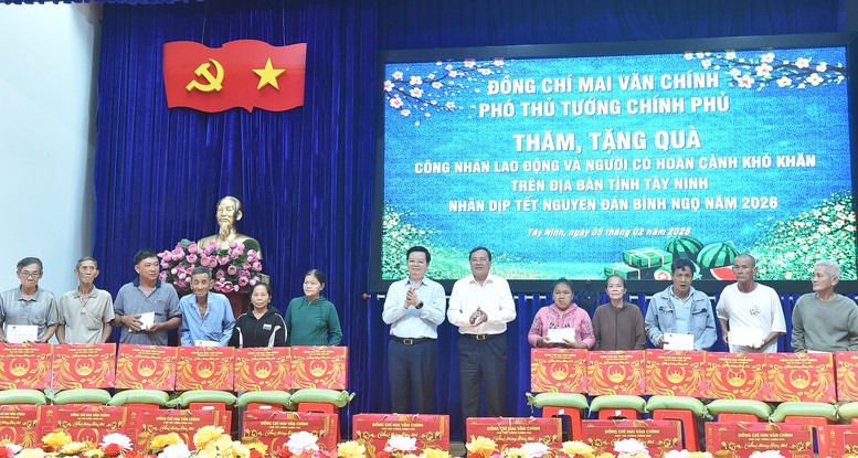 Phó Thủ tướng Mai Văn Chính thăm và tặng quà Tết tại tỉnh Tây Ninh- Ảnh 1.
