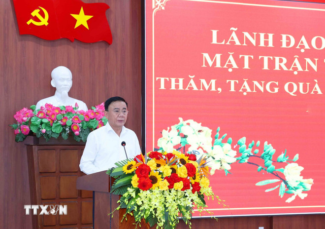 Thường trực Ban Bí thư Trần Cẩm Tú thăm, tặng quà Tết tại thành phố Đà Nẵng- Ảnh 1.