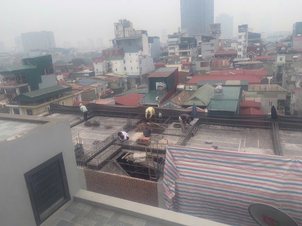 Công trình sai phạm đã bị xử phạt nhưng không đình chỉ thi công: Có đúng quy định pháp luật?- Ảnh 3. Công trình sai phạm đã bị xử phạt nhưng không đình chỉ thi công: Có đúng quy định pháp luật?- Ảnh 3.