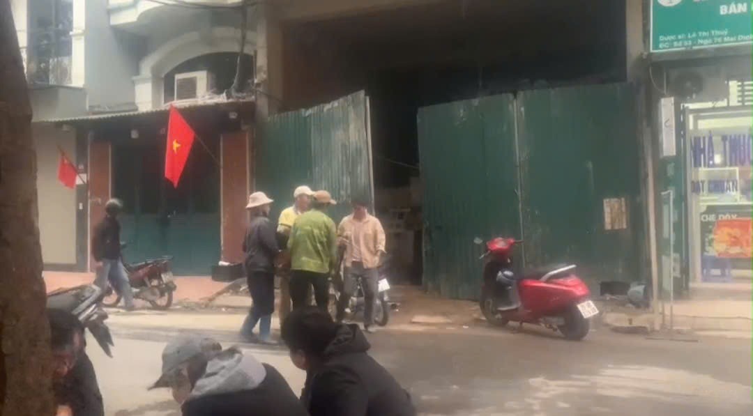 Công trình sai phạm đã bị xử phạt nhưng không đình chỉ thi công: Có đúng quy định pháp luật?- Ảnh 4. Công trình sai phạm đã bị xử phạt nhưng không đình chỉ thi công: Có đúng quy định pháp luật?- Ảnh 4.