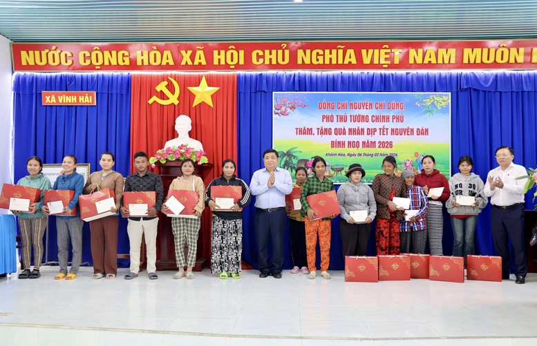 Phó Thủ tướng Nguyễn Chí Dũng thăm, tặng quà nhân dân tỉnh Khánh Hoà- Ảnh 3.