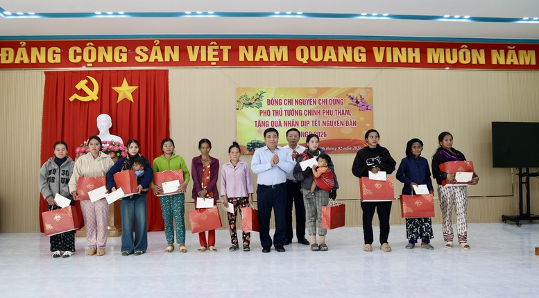Phó Thủ tướng Nguyễn Chí Dũng thăm, tặng quà nhân dân tỉnh Khánh Hoà- Ảnh 5.