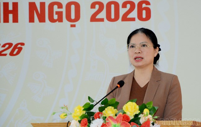 Phó Chủ tịch - Tổng Thư ký Ủy ban Trung ương MTTQ Việt Nam Hà Thị Nga thăm, tặng quà Tết tại Lào Cai- Ảnh 2.